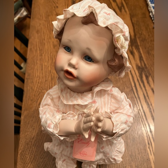 Collectible Porcelain Baby Girl, Picture-Perfect Babies. 1st series,Issued 1992. - Picture 3 of 6